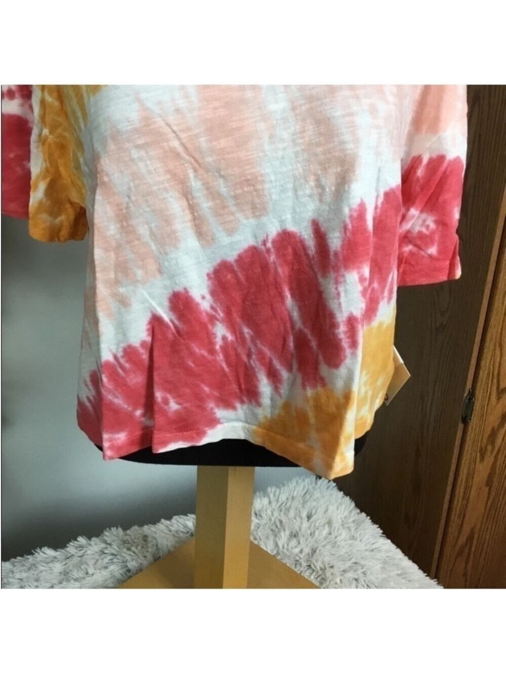 SO cropped short sleeve tee Woman’s Juniors XXL pink orange & red tie dye - Picture 4 of 12